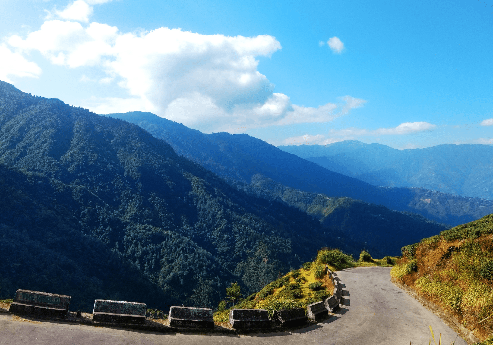 Scenic road to Darjeeling with mountains and greenery